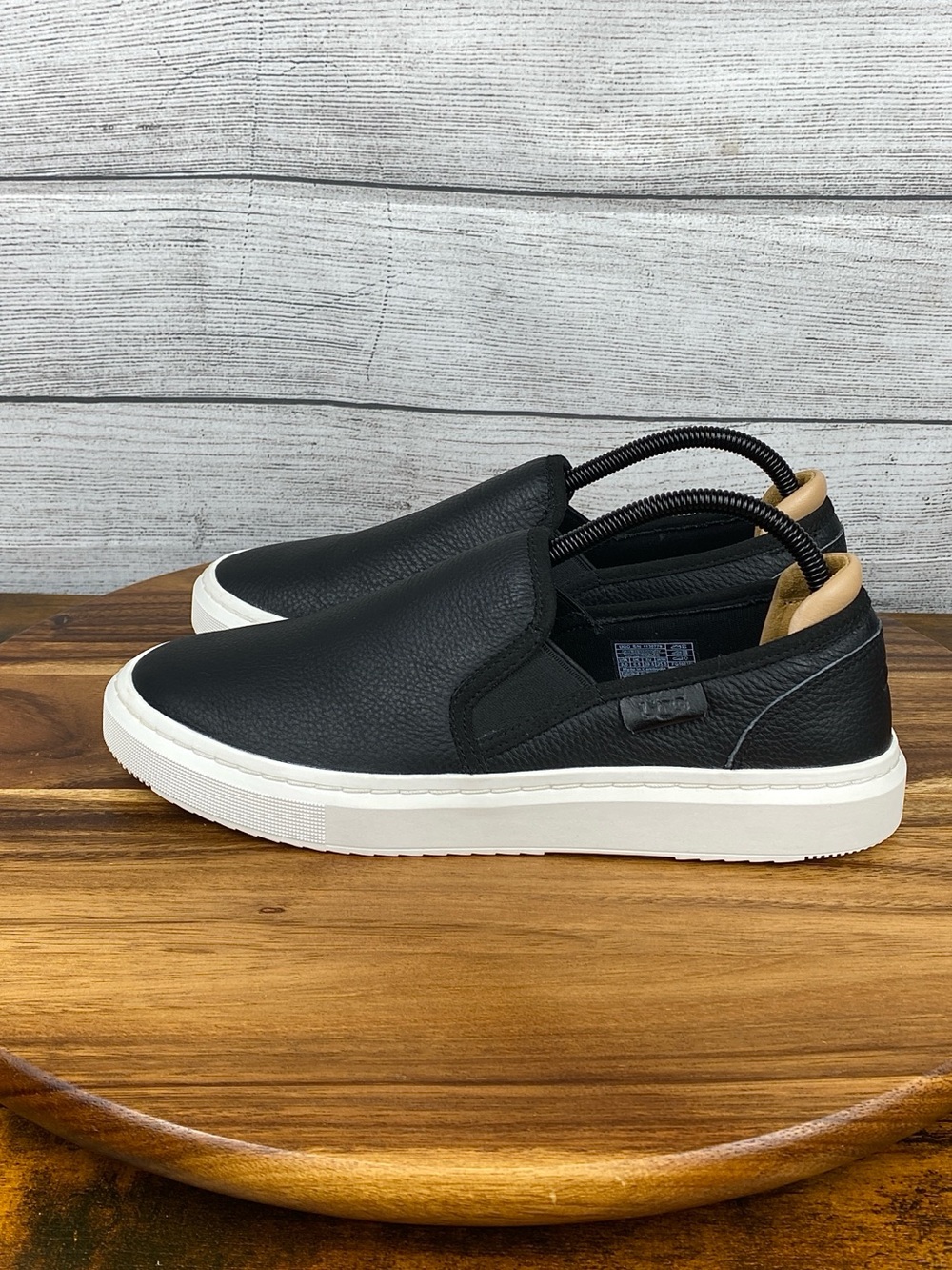 UGG Alameda Slip On Black Leather Casual Sneakers 1130779 Women’s Shoe Size 8.5